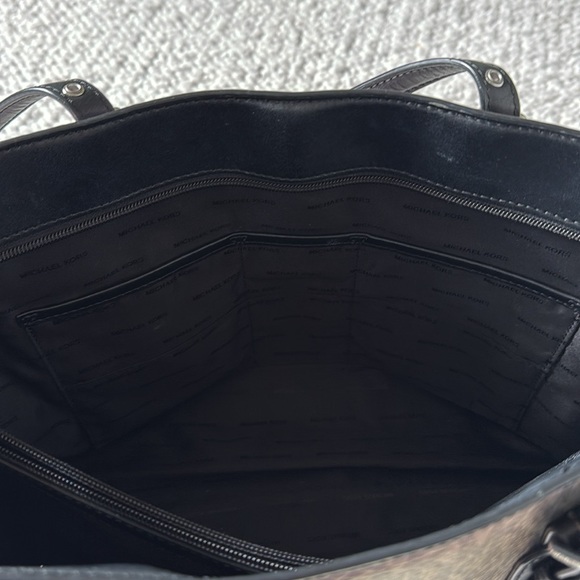 Michael Kors Purse - holographic shiny - Picture 4 of 7